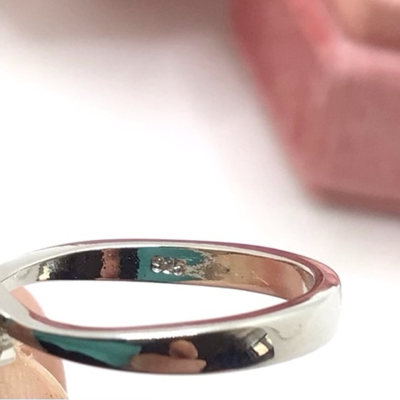 NWOT Fashion Womens Opal Birthstone Cubic Zirconia Sterling Silver Ring Size 5 - Picture 4 of 5